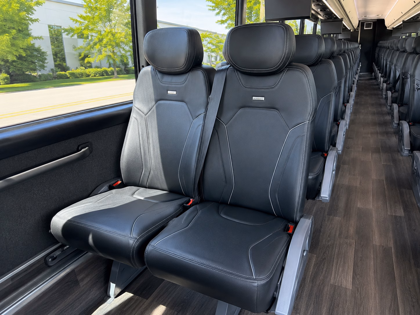 charter buses to will rogers world airport okc from broken arrow