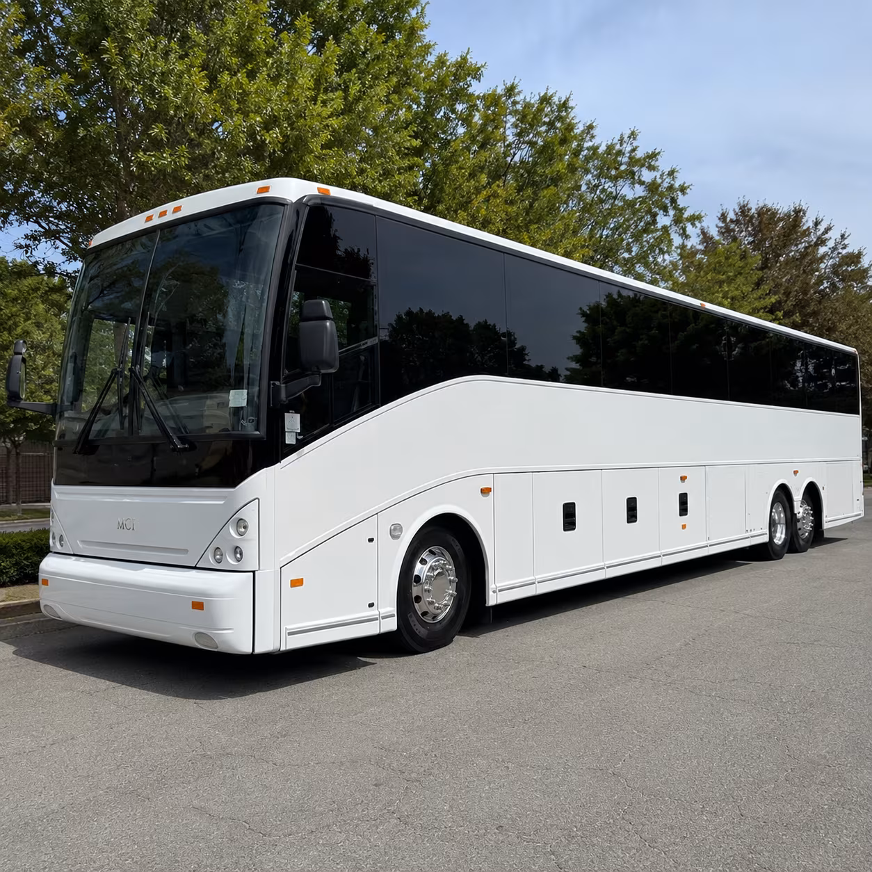 shuttle buses for the 138th fighter wing and tulsa ang base